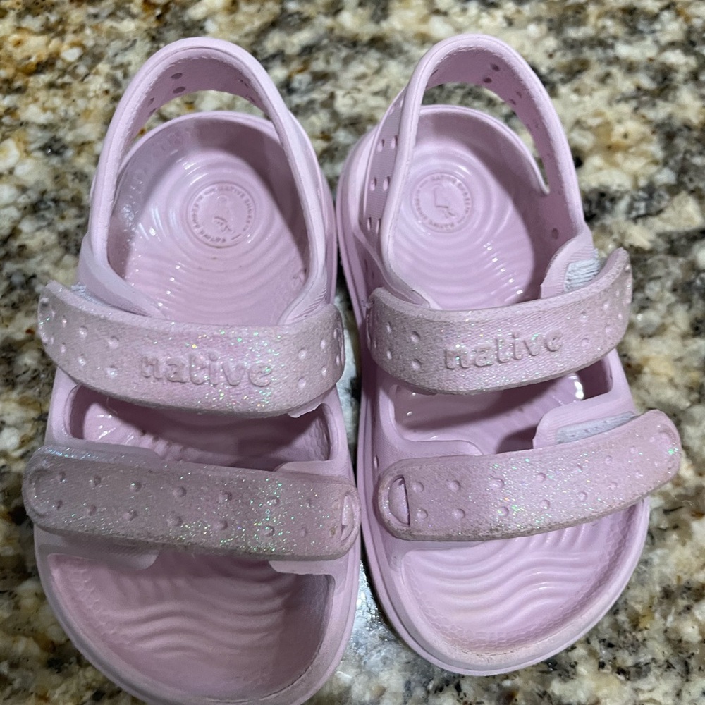 Native Pink Sandals with Textured Design - Picture 3 of 3
